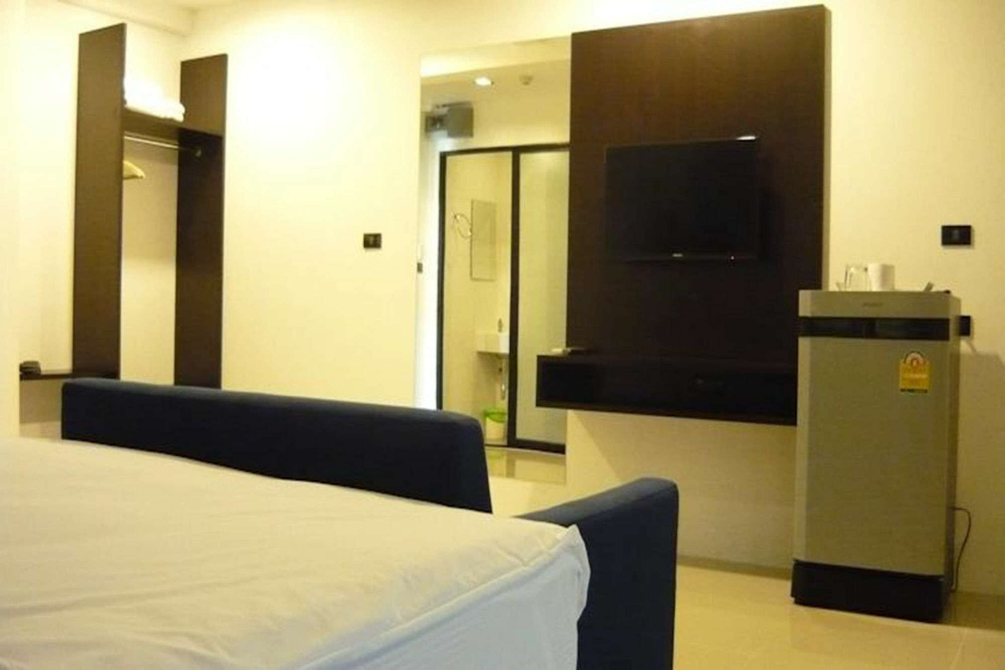 Izen Budget Hotel & Residence Rayong Esterno foto