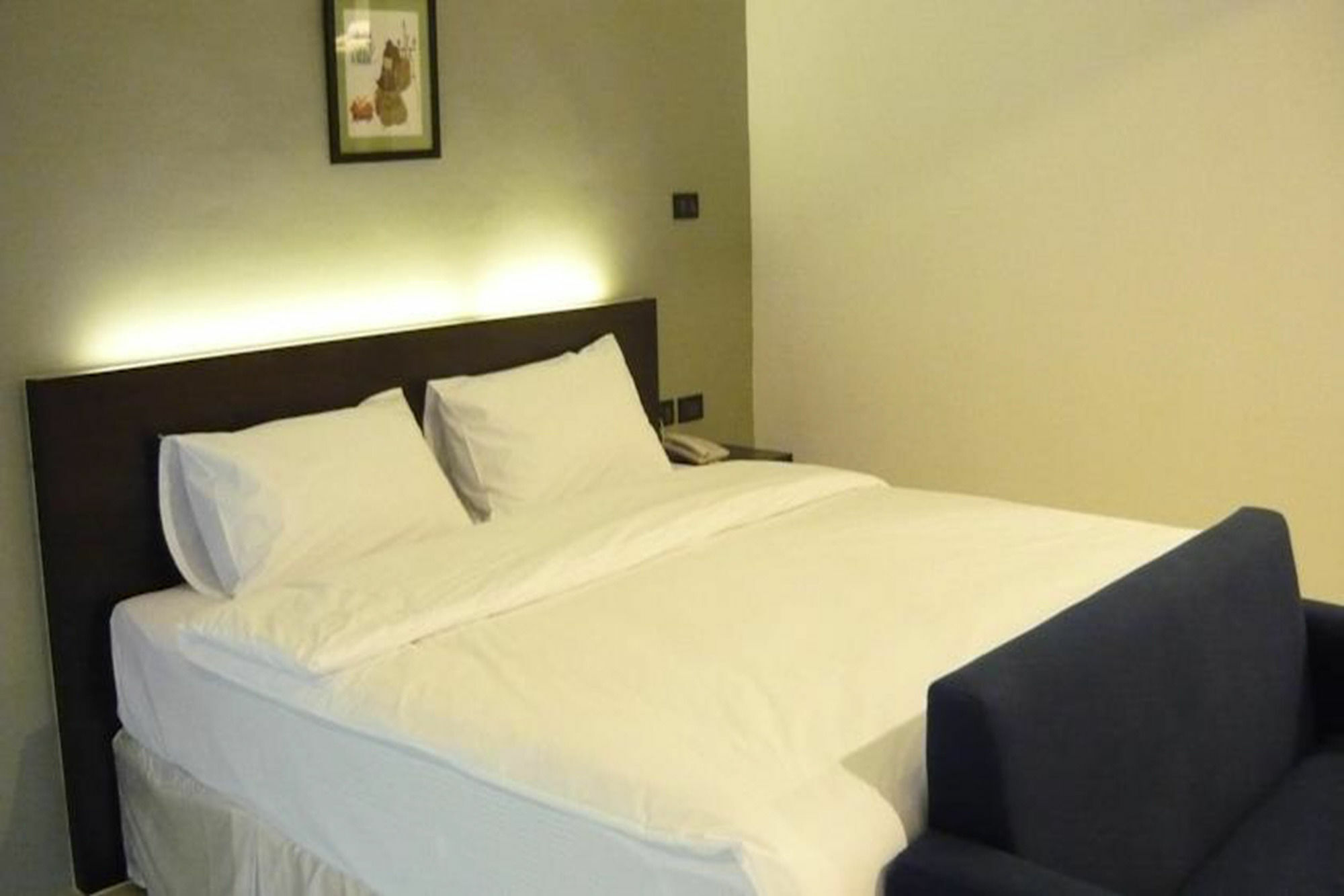 Izen Budget Hotel & Residence Rayong Esterno foto