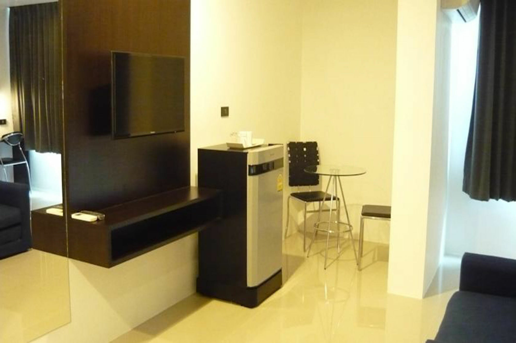 Izen Budget Hotel & Residence Rayong Esterno foto